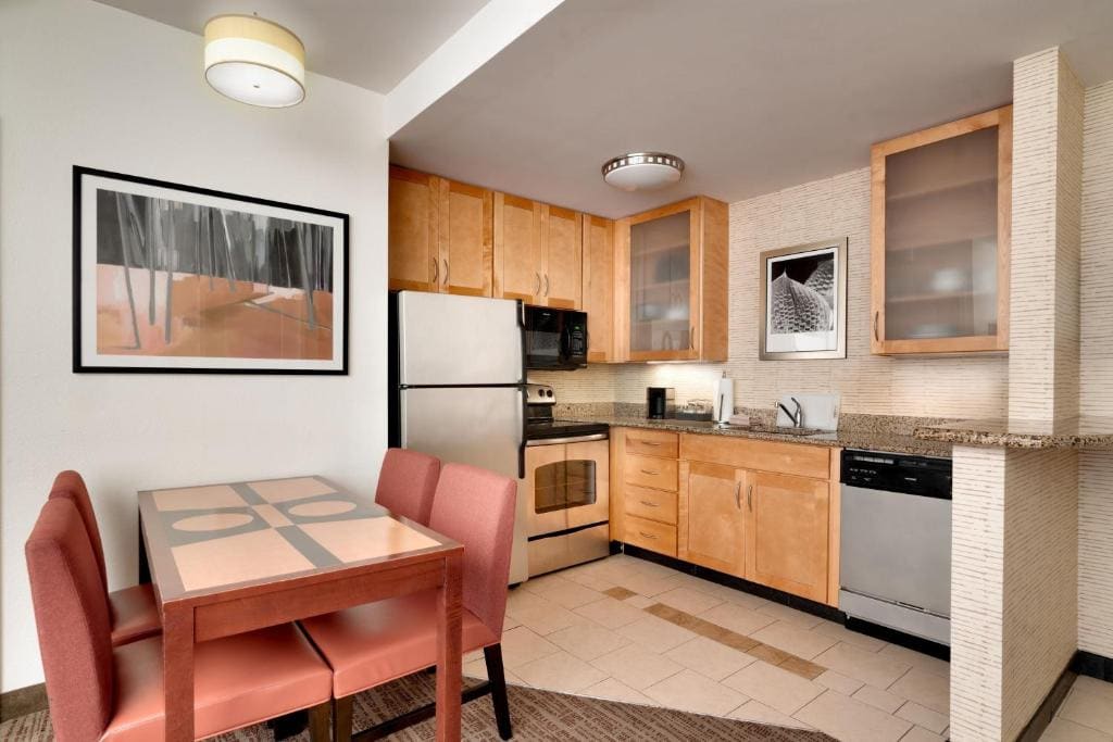 Two-Bedroom Suite room - Image 3
