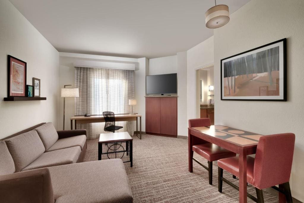 One-Bedroom Suite room - Image 1