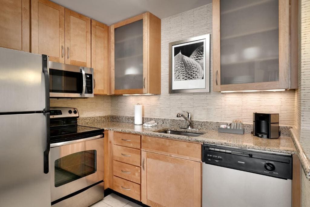 One-Bedroom Suite room - Image 3