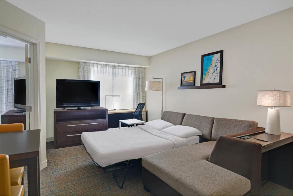 One-Bedroom King Suite with Sofa Bed room - Image 1