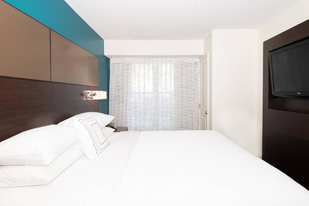 Two-Bedroom King Suite with Sofa Bed room - Image 1
