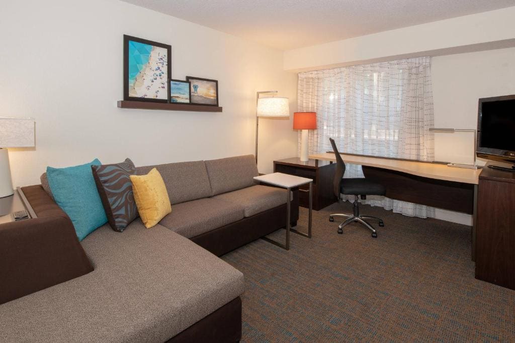 One-Bedroom King Suite with Sofa Bed room - Image 3
