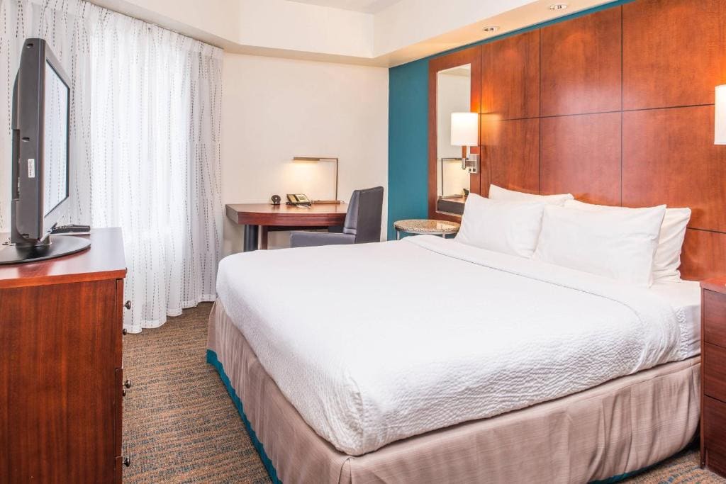 Executive Suite room - Image 1