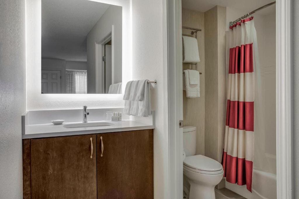 Two-Bedroom Suite room - Image 3