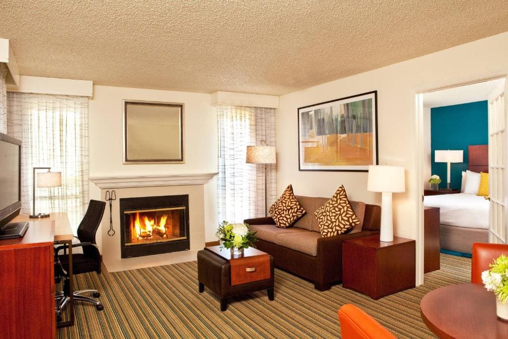 Two-Bedroom Suite room - Image 2