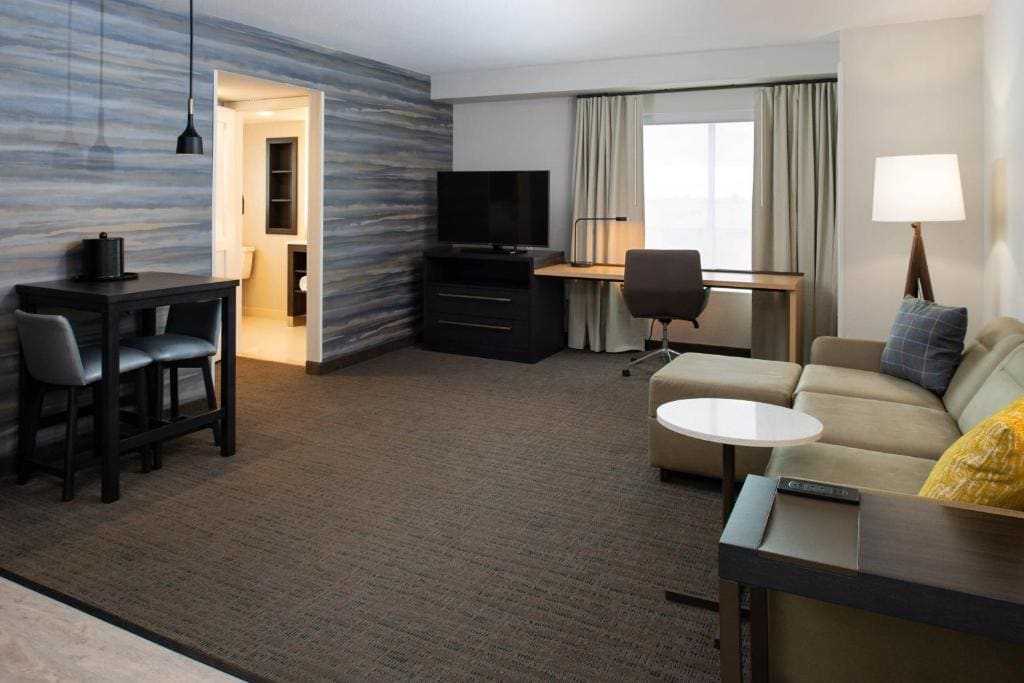 One-Bedroom King Suite with Sofa Bed room - Image 3