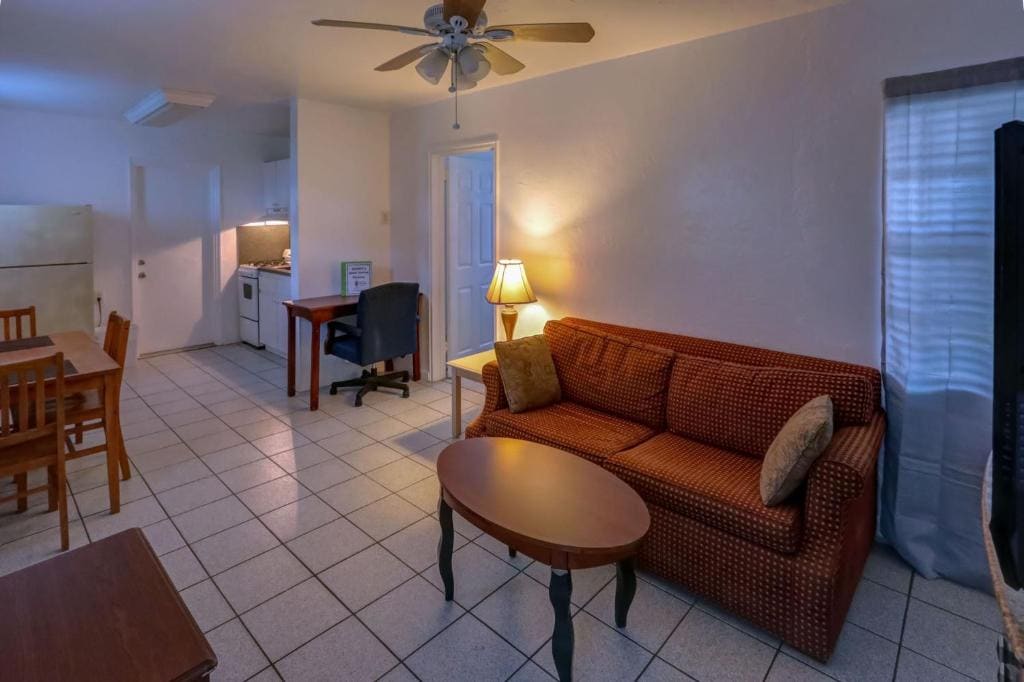 One-Bedroom Apartment room - Image 1