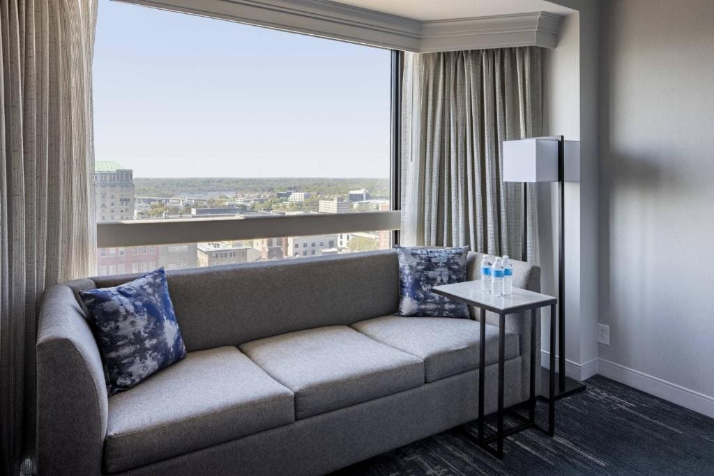 Premium Room with King or Two Single Beds room - Image 2