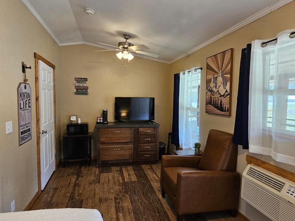 King Room with Mountain View room - Image 2