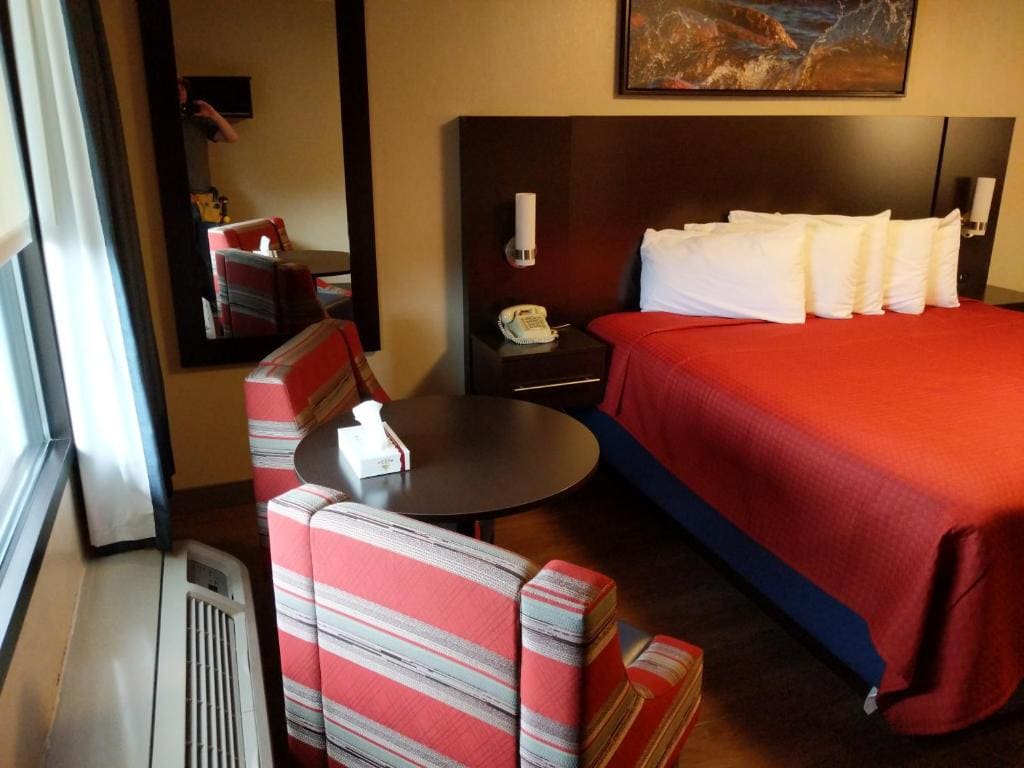 King Suite with Spa Bath room - Image 1