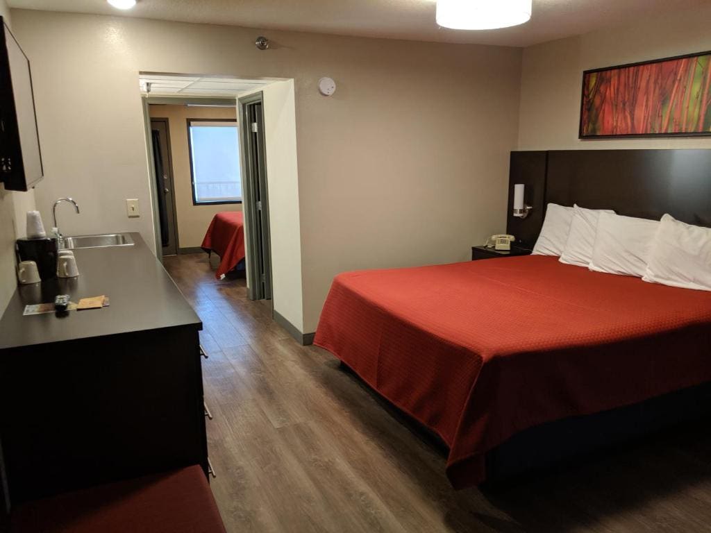 Two-Bedroom Suite room - Image 1