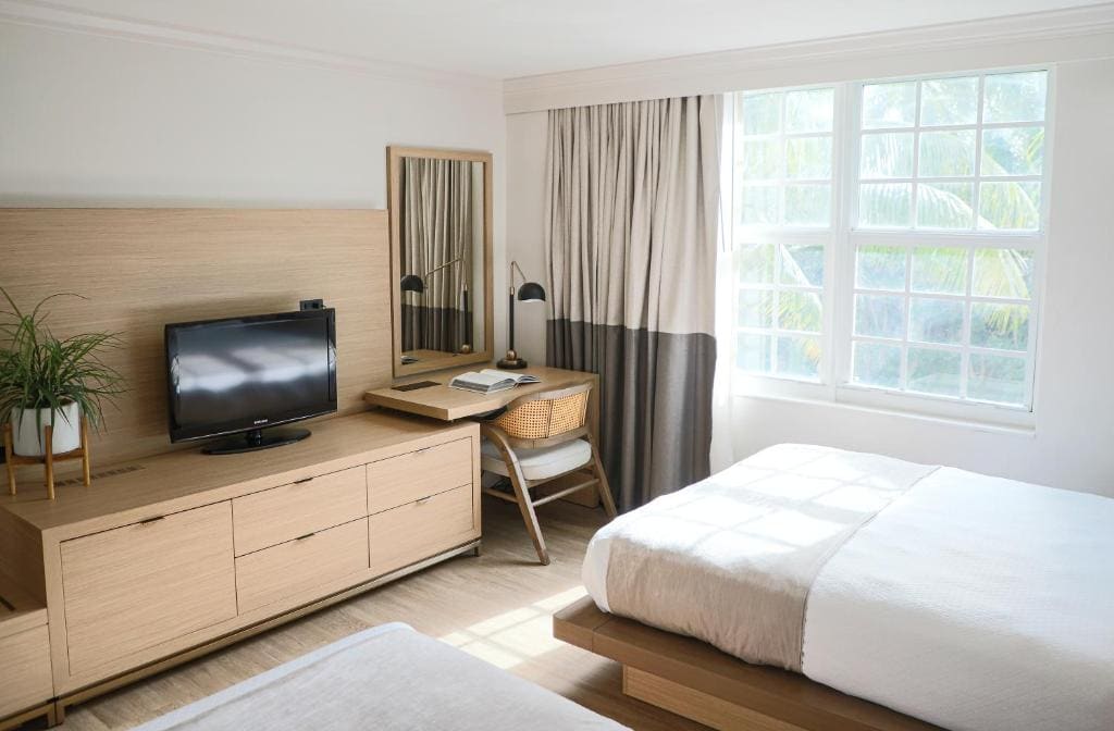 Standard One Queen Bed room - Image 2