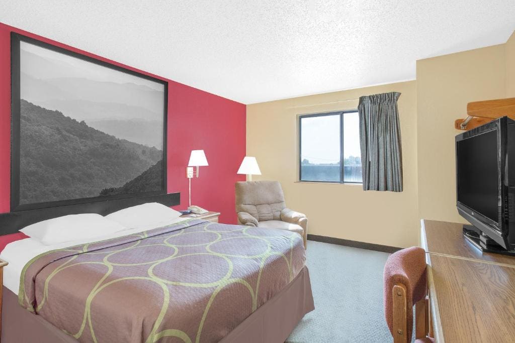 Deluxe Double Room with Two Double Beds - Non-Smoking room - Image 1