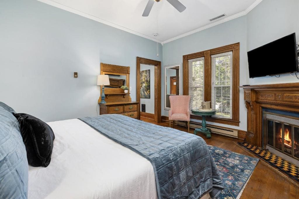 King Suite room - Image 2