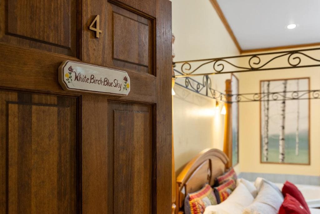 King Suite with Balcony room - Image 1