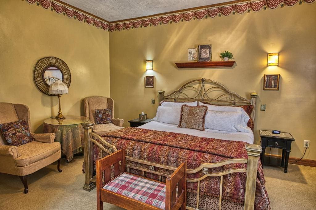King Suite with Spa Bath room - Image 1