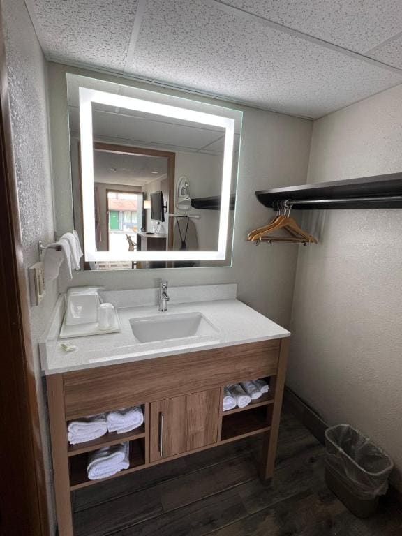 King Room - Non-Smoking room - Image 2