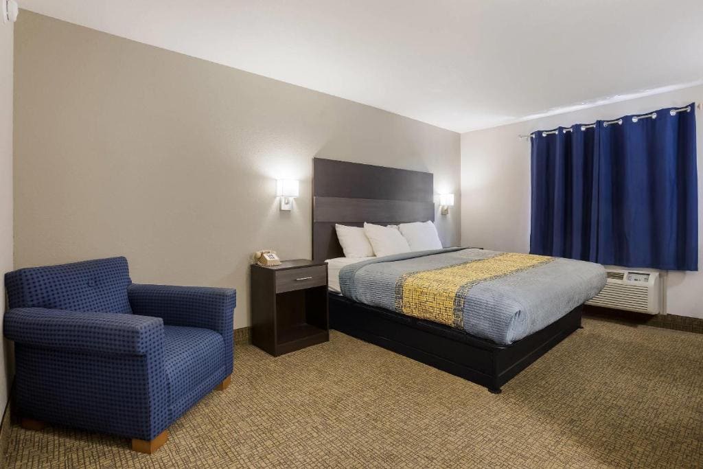 King Room - Non-Smoking/No Pets room - Image 1