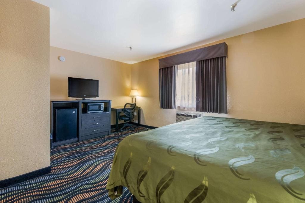 Standard Queen Room - Non Smoking room - Image 2