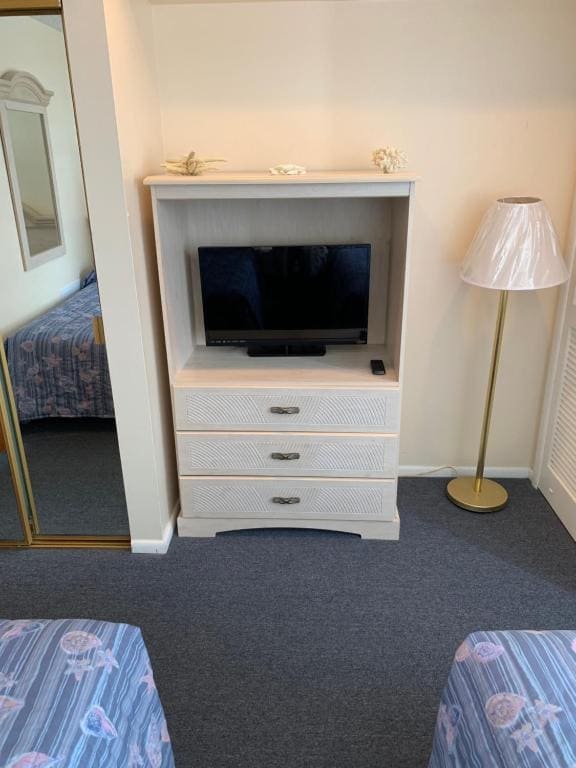 Deluxe Double Room with Side Sea View room - Image 2