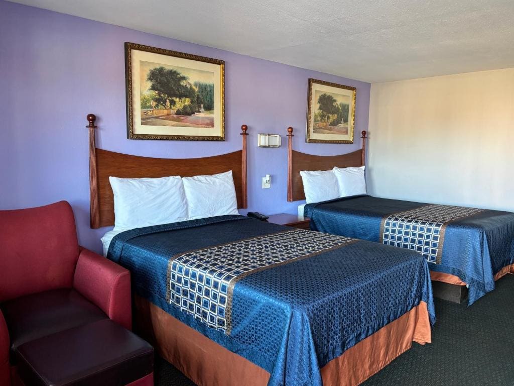 Double Room with Two Double Beds - Non-Smoking room - Image 1