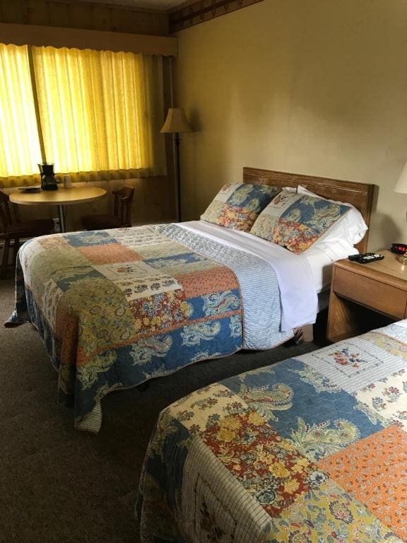 Deluxe King Room room - Image 2