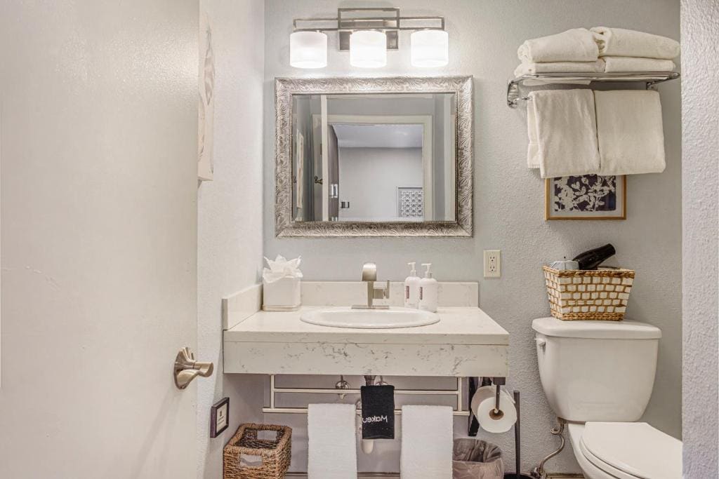 King Suite room - Image 2