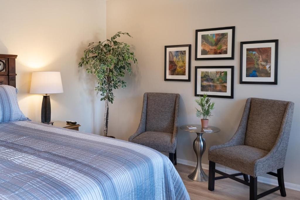 Deluxe King Suite room - Image 3