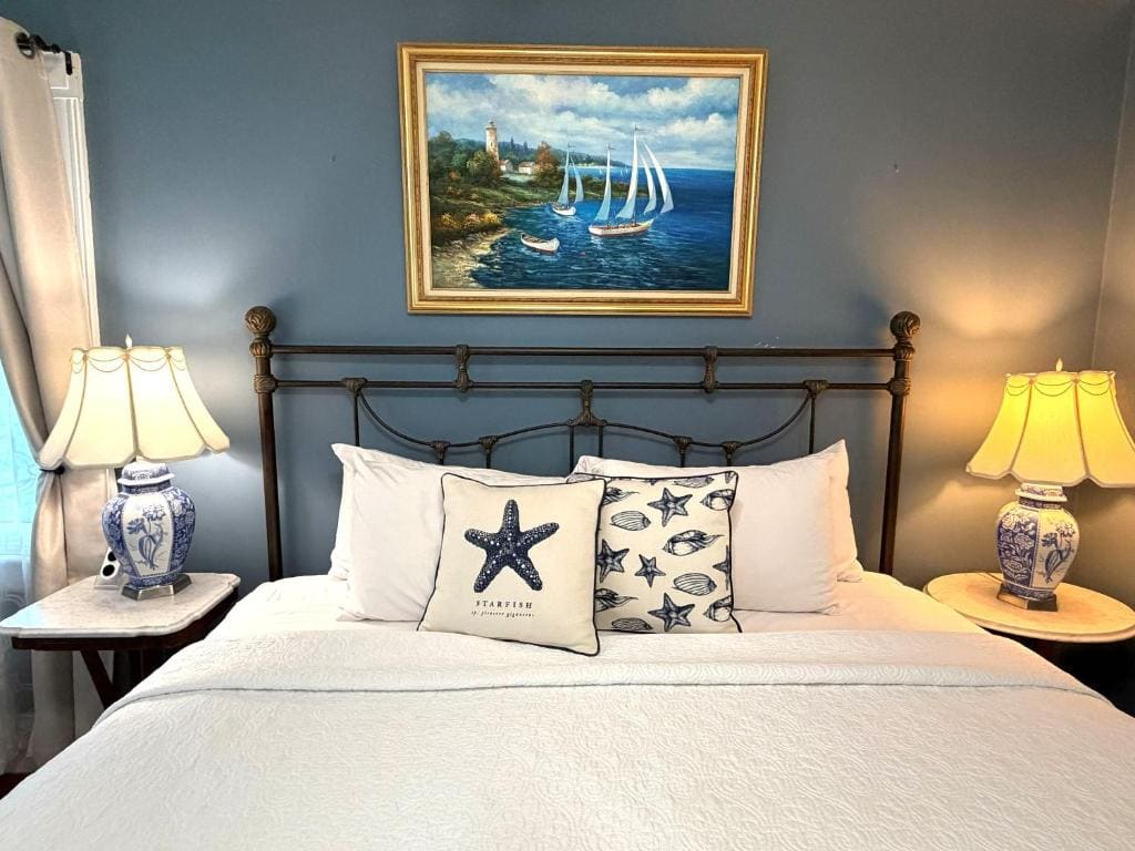 Deluxe Queen Room room - Image 1