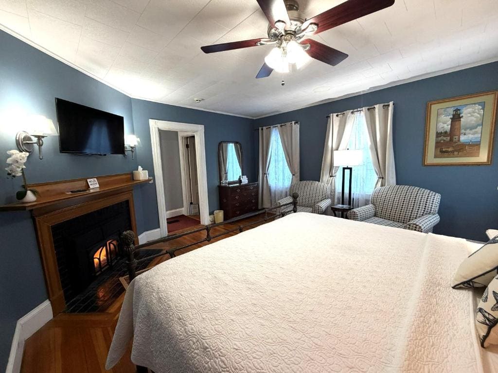 Deluxe Queen Room room - Image 2