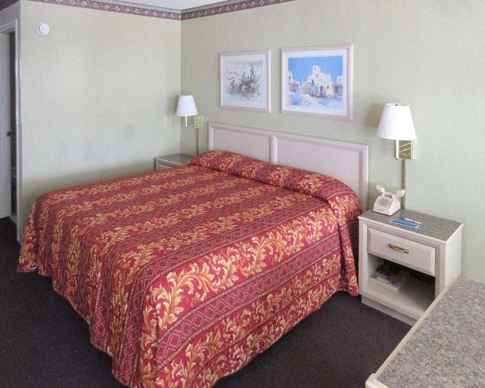 King Room - Non-Smoking room - Image 1