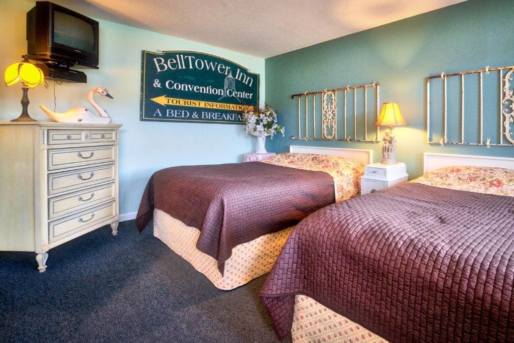 Queen Room with Two Queen Beds - No pets room - Image 2