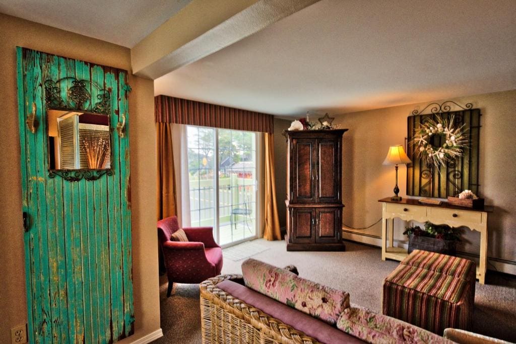 Deluxe One-Bedroom Suite - No Pets room - Image 3