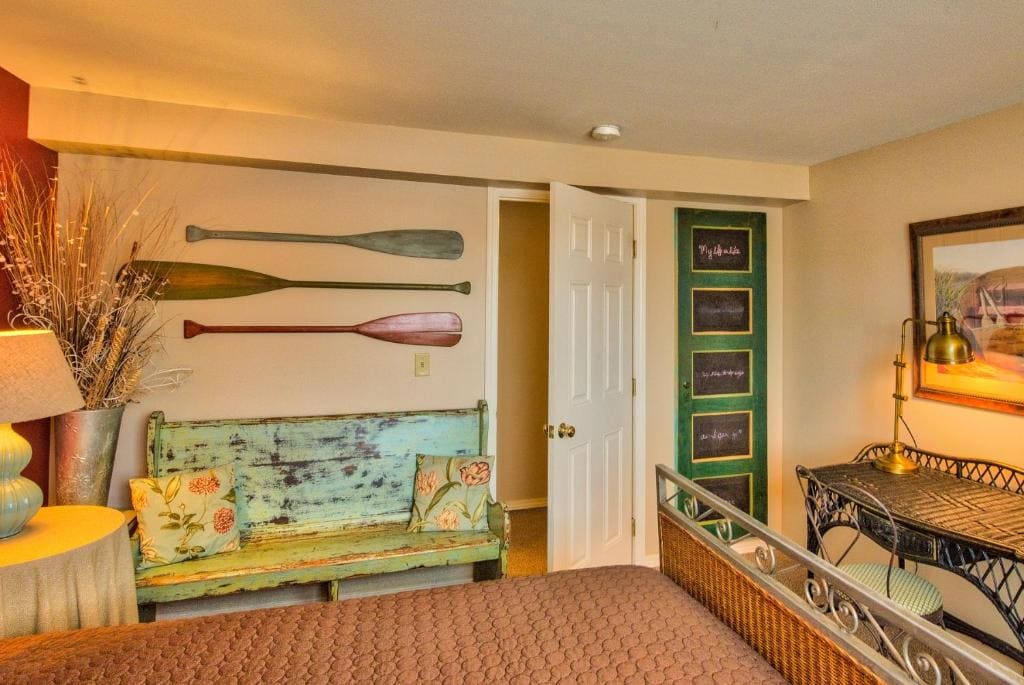 Deluxe One-Bedroom Suite - No Pets room - Image 2