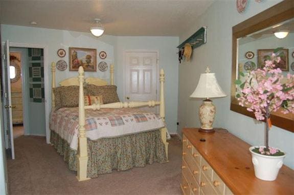 Two-Bedroom Apartment - Columbia Tower - No Pets room - Image 1