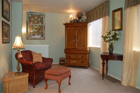 Two-Bedroom Apartment - Columbia Tower - No Pets room - Image 3