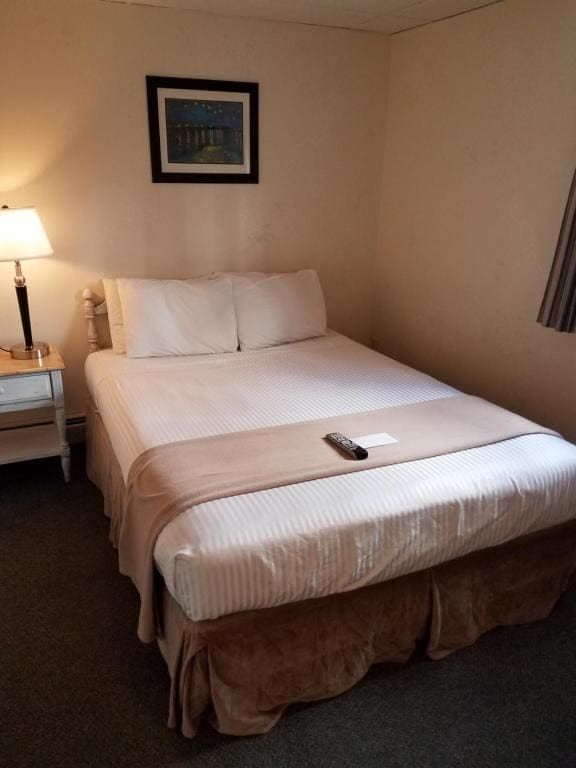 Standard Family Room room - Image 3