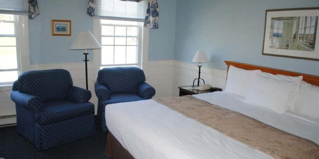 Main Lodge Standard Queen room - Image 3