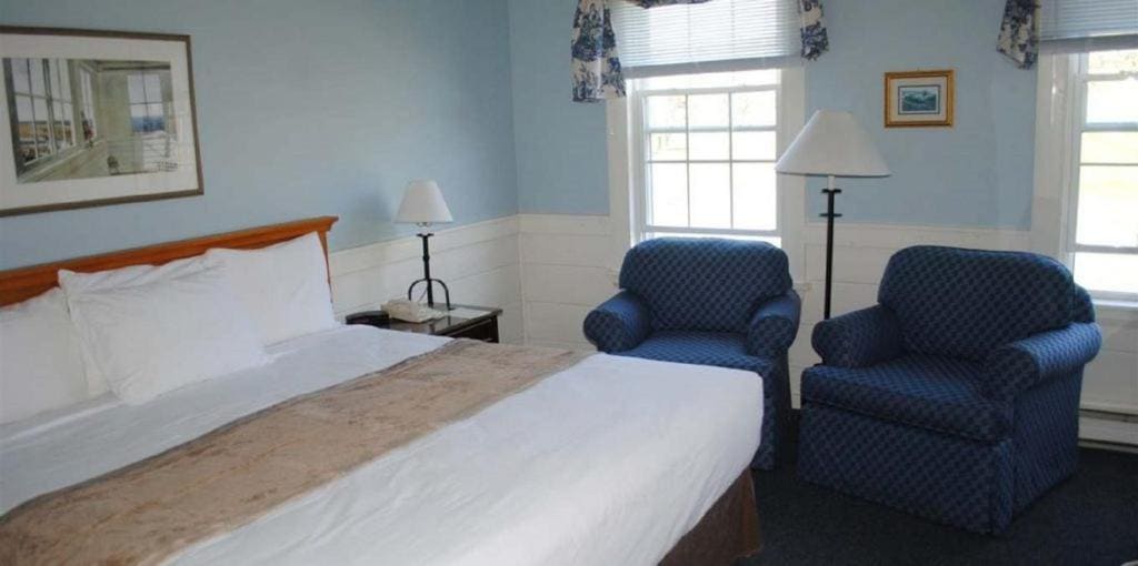 Main Lodge Standard Queen room - Image 1