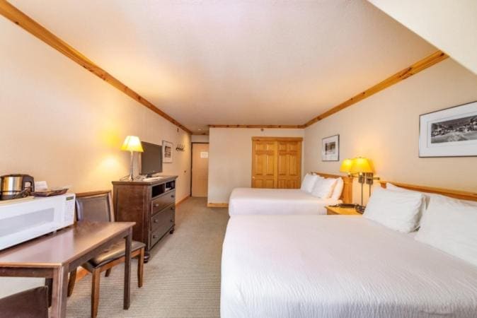 Economy Quadruple Room room - Image 1