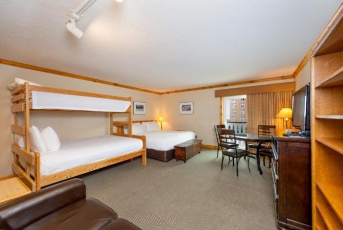 Deluxe Quadruple Room room - Image 1