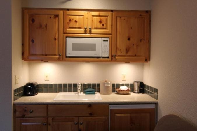 Standard Quadruple Room room - Image 3