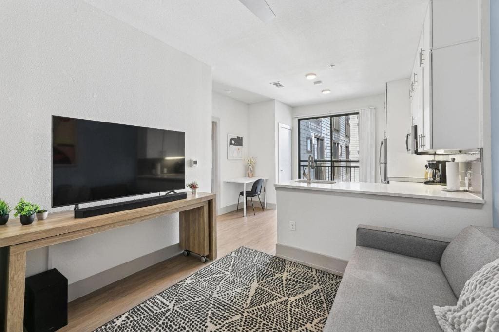 1 Bedroom Apt on East 6th St. room - Image 1
