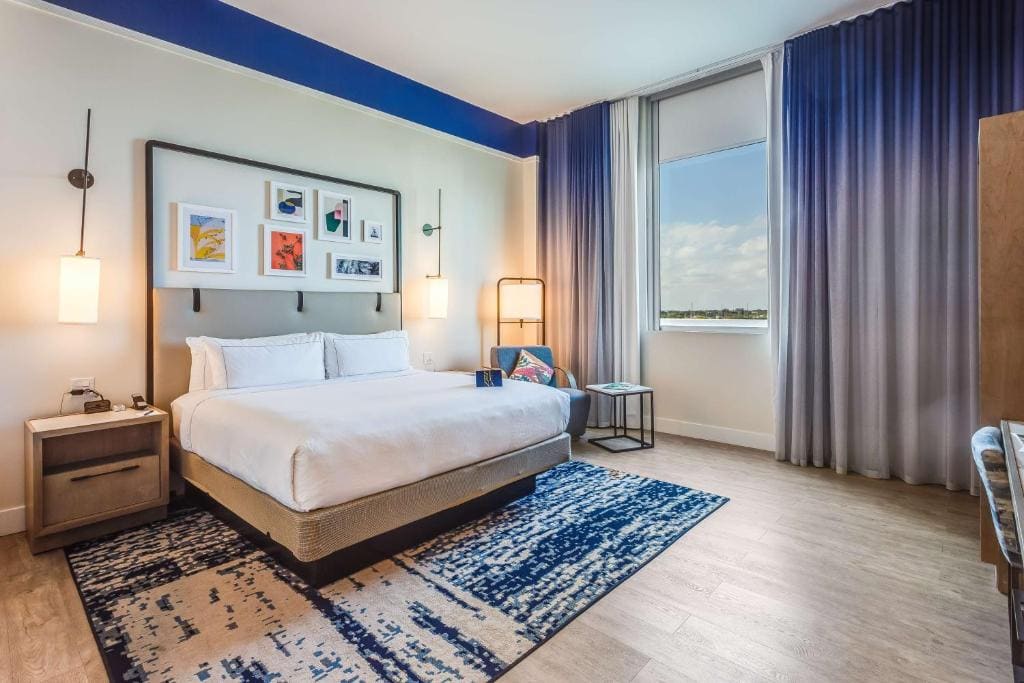 Deluxe King Room room - Image 1