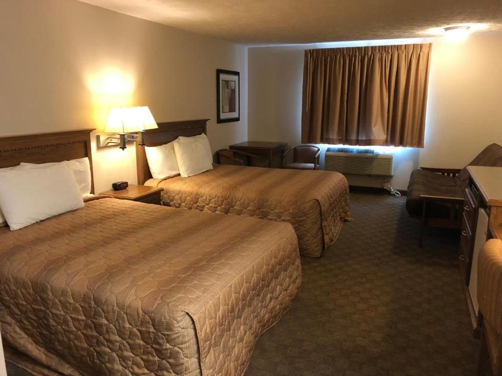 Queen Suite room - Image 1