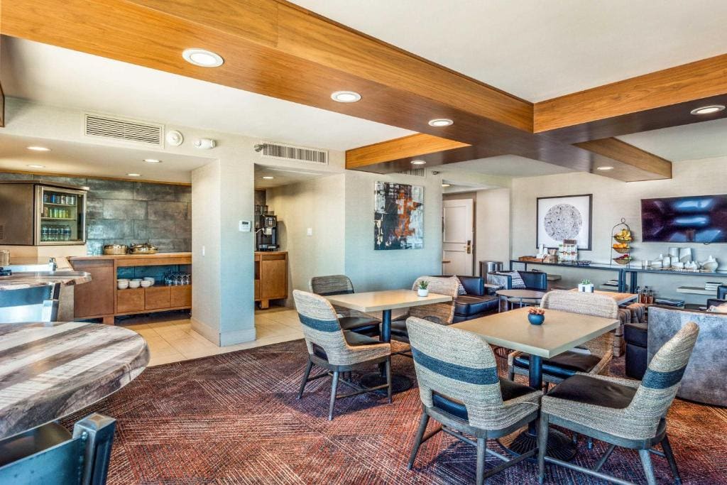 Club lounge access, Guest room, 1 King room - Image 2