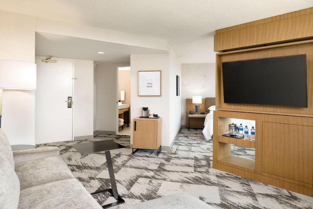 Junior Suite, 1 King room - Image 2
