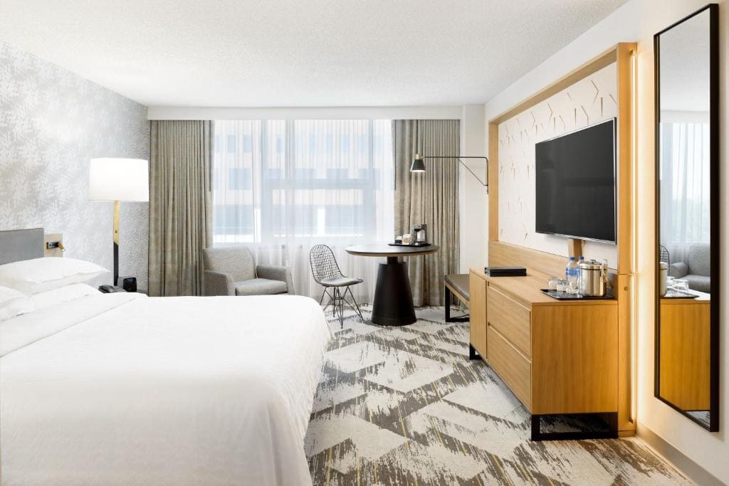 Deluxe, Guest room, 1 King room - Image 1