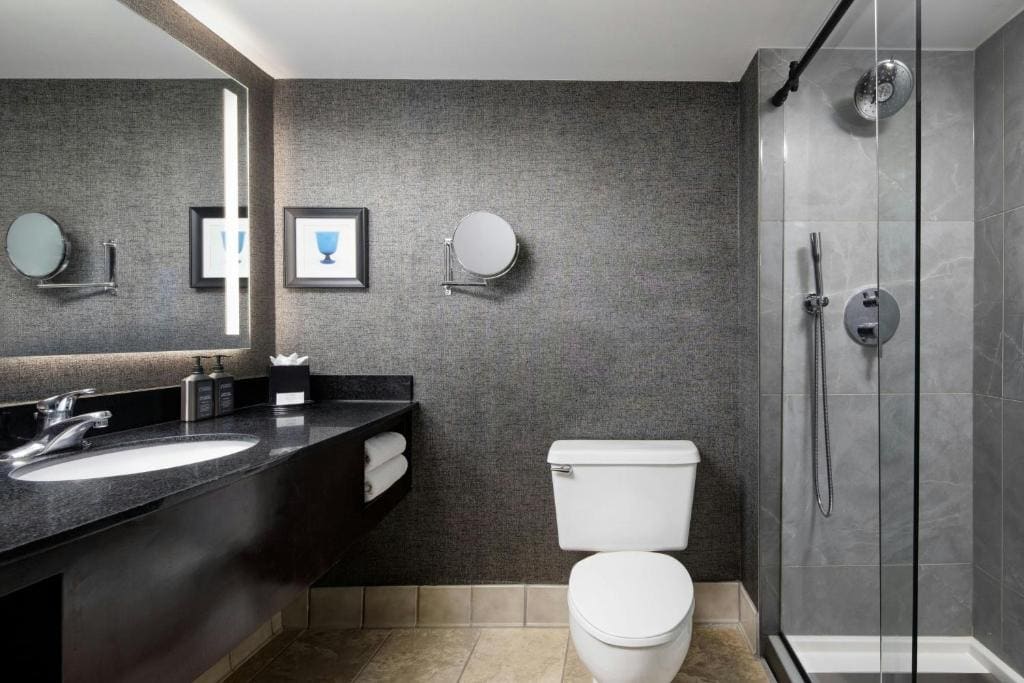 Club level, Guest room, 1 King, High floor room - Image 2