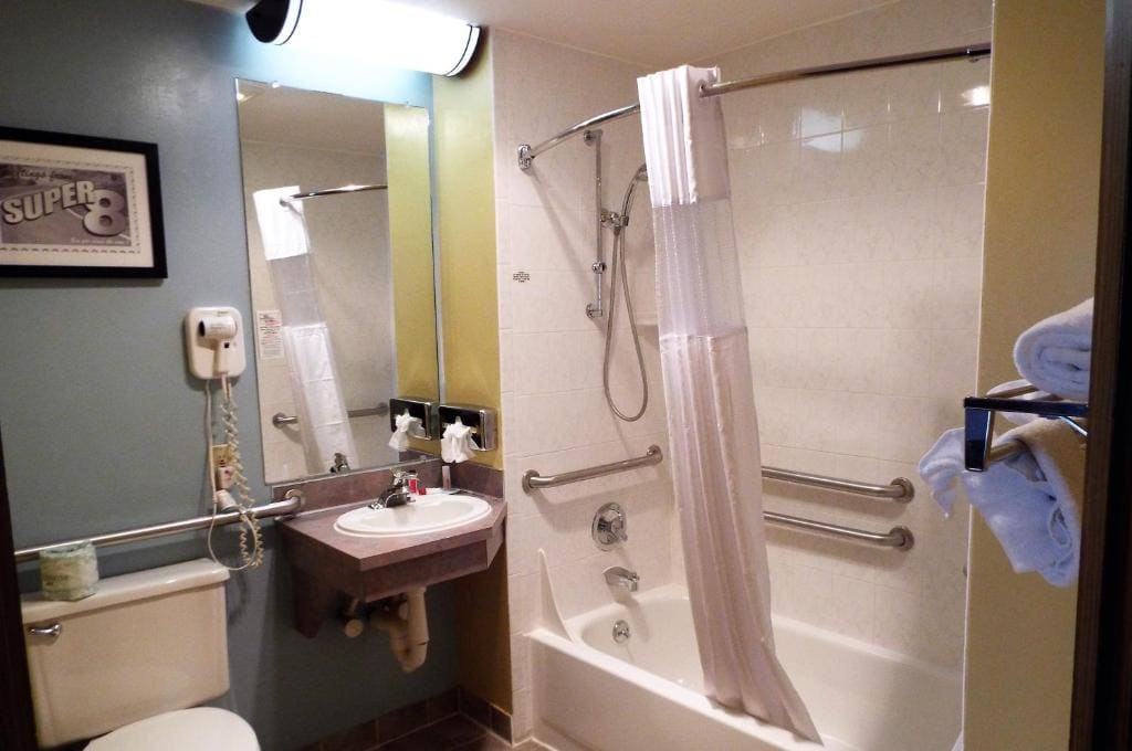 Queen Room - Non-Smoking room - Image 2